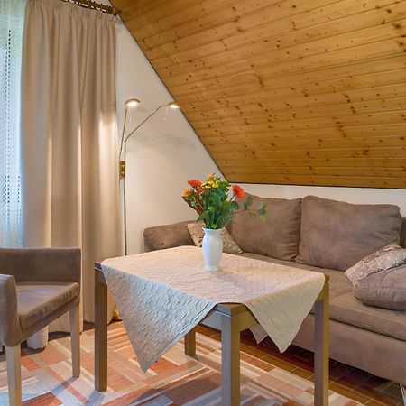 Drei Tannen - Wohnung 12 - Apartmenthaus, Titisee, Nahe Badeparadies エクステリア 写真